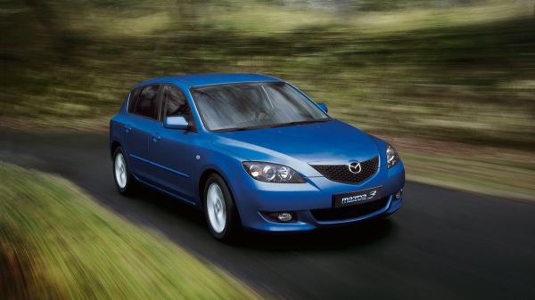 Названы шесть недостатков хетчбэка Mazda 3