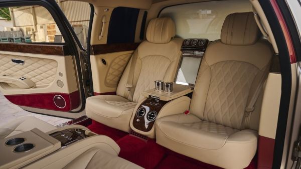 Один из 12 эпических лимузинов Bentley Mulsanne пустят с молотка