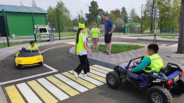 Урок по ПДД для школьников провели автоинспекторы в Ноябрьске