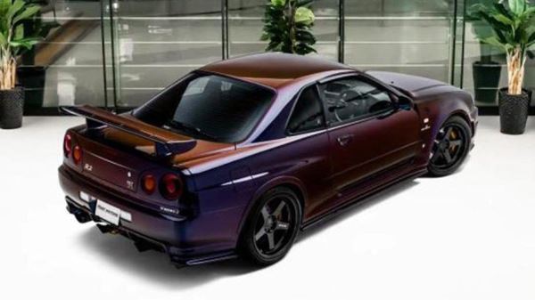 В Дубае продают уникальный Nissan Skyline GT-R. Таких построили всего 19