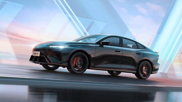 Changan полностью рассекретил новое поколение лифтбека Uni-V