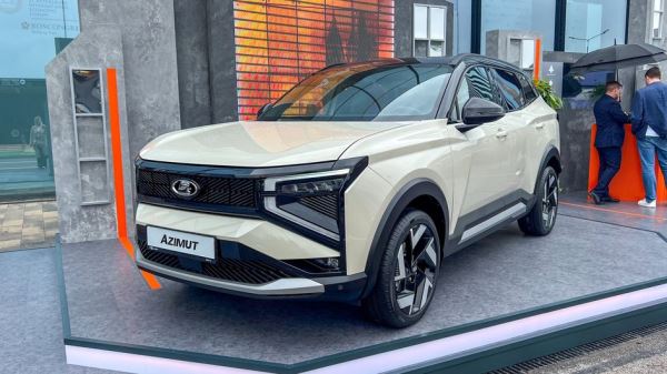 Мантуров рассказал, что думает о Lada Azimut