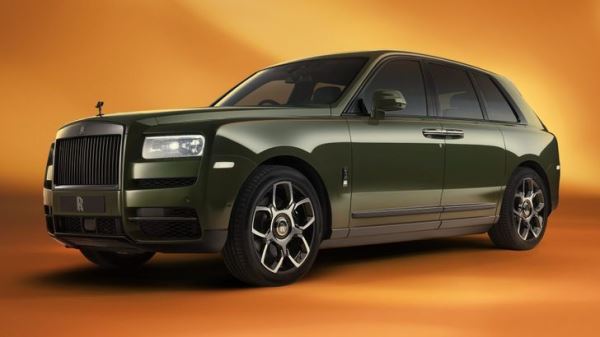 Россияне начали «скупать» люксовые автомобили за десятки миллионов рублей