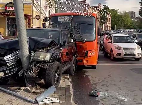 Появились подробности массового ДТП на Зеленском съезде в Нижнем Новгороде