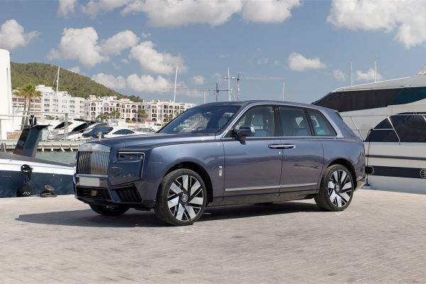 Продажи люксовых автомобилей в России за год выросли на 76 процентов
