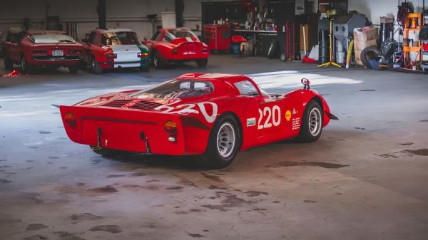 Гоночная Alfa Romeo T33/2 1968 года появится на аукционе