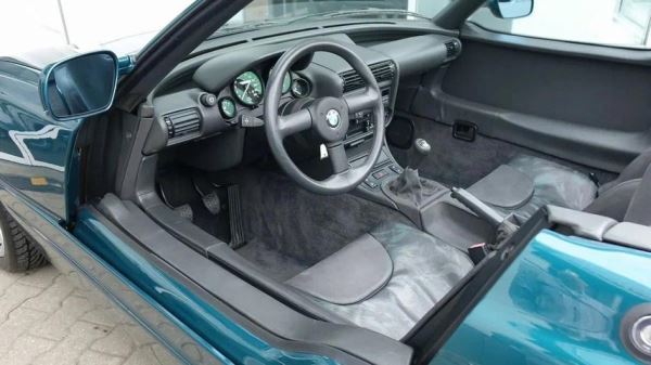 В Москве продают редкий BMW Z1 с пробегом меньше 19 тысяч километров