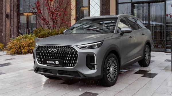 В России начались продажи семиместного кроссовера Chery российской сборки