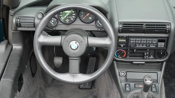 В Москве продают редкий BMW Z1 с пробегом меньше 19 тысяч километров