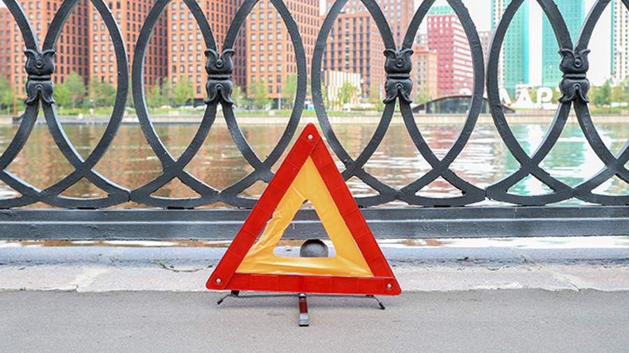 Грузовой автомобиль протаранил семь автомобилей в Екатеринбурге