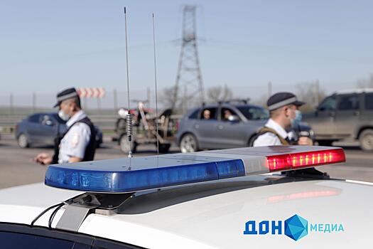 В Ростовской области перевернулась фура с черешней