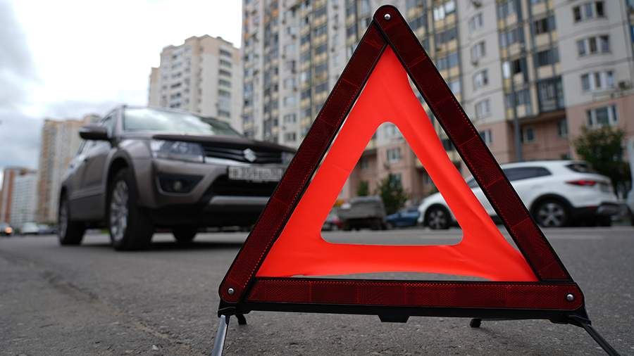 В Санкт-Петербурге грузовик наехал на девять автомобилей