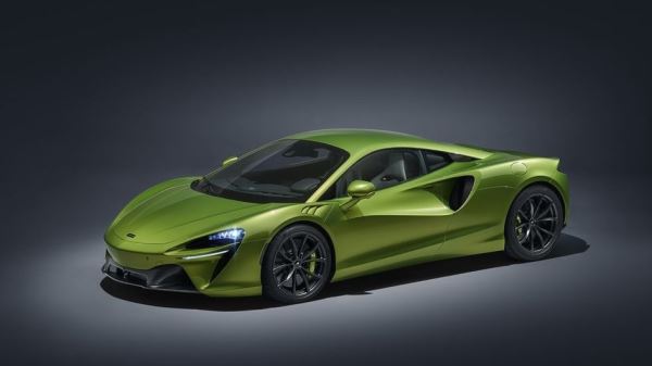 «Автостат»: в РФ ввезли 69 автомобилей McLaren за три года