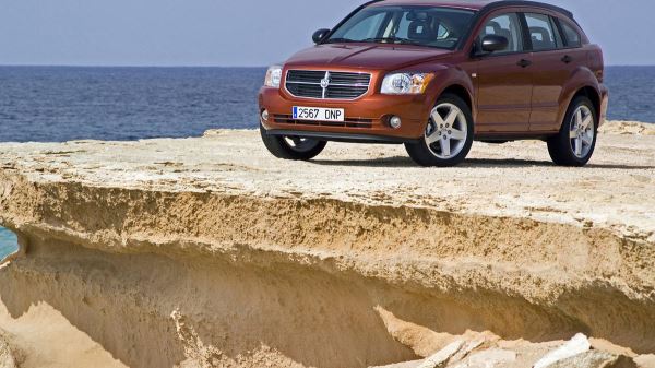 Названы 10 дешевых спортивных автомобилей