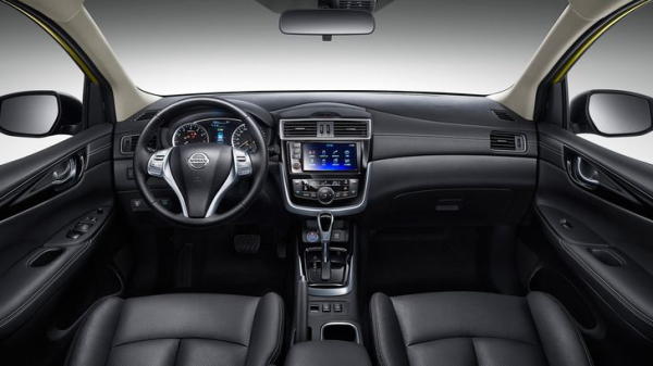 В Россию вернулся надежный Nissan с просторным салоном, который стоит дешевле «Лады»