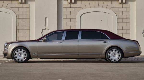 Один из 12 эпических лимузинов Bentley Mulsanne пустят с молотка