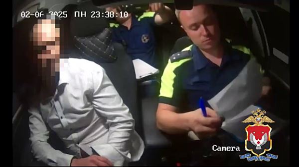 Для остановки машины нетрезвого водителя-лихача в Удмуртии полицейские применили табельное оружие