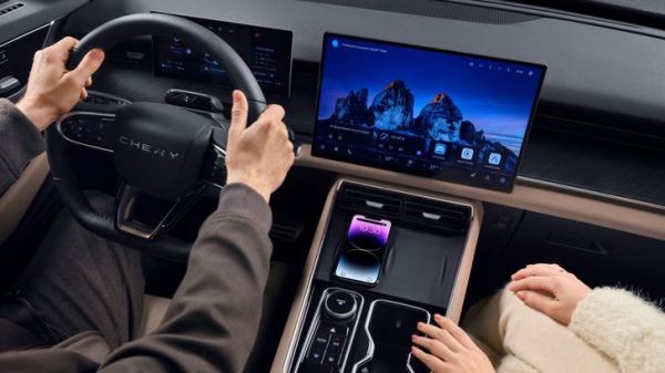 В России начались продажи семиместного кроссовера Chery российской сборки