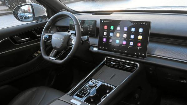 В России начались продажи семиместного кроссовера Chery российской сборки