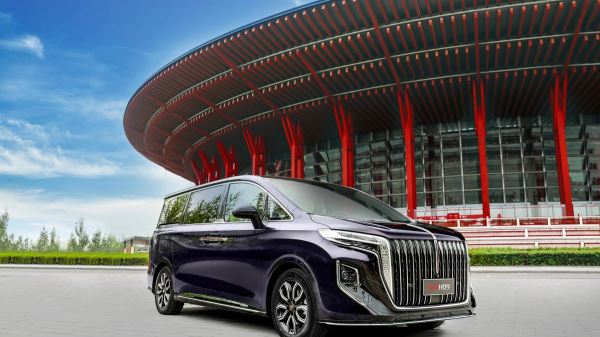 Hongqi HQ9 подешевел на пути в Россию, но поставки задерживаются
